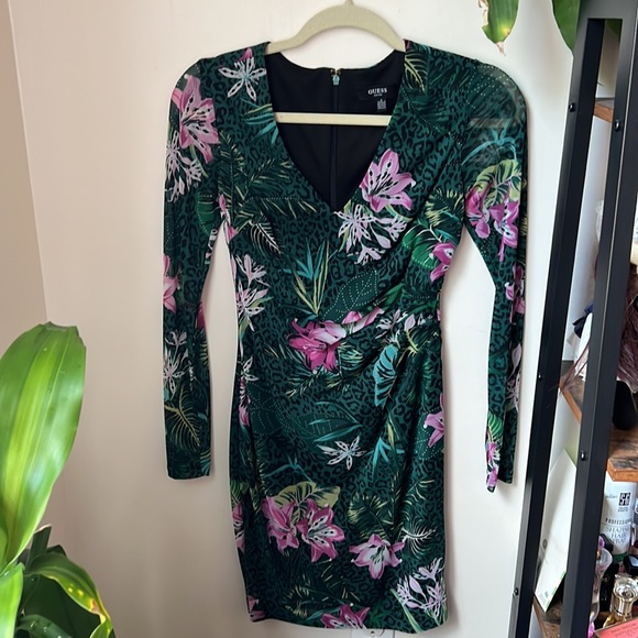 Beautiful Guess Floral Dress - Picture 3 of 4